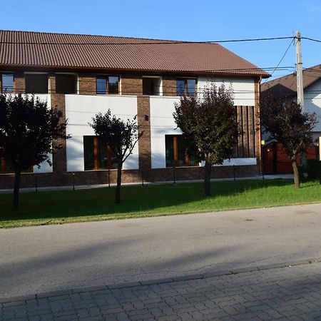 Airport Karoly Central Vecsés Exterior foto